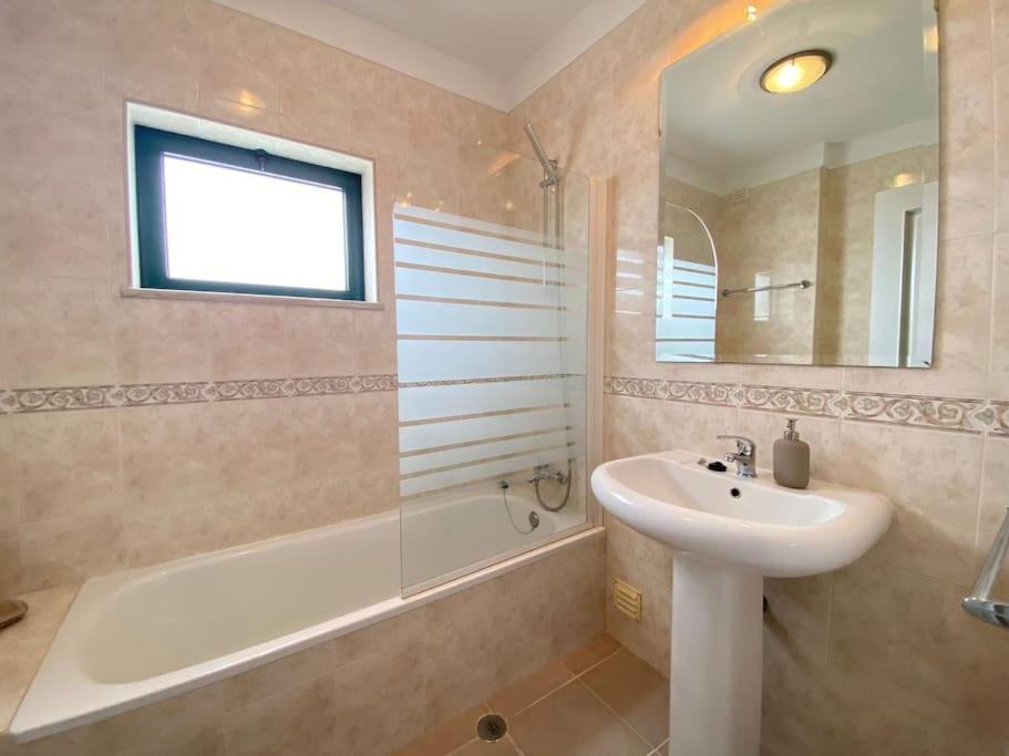 Apartamento Amparo-T2 C/Piscina Карвоейро Екстериор снимка